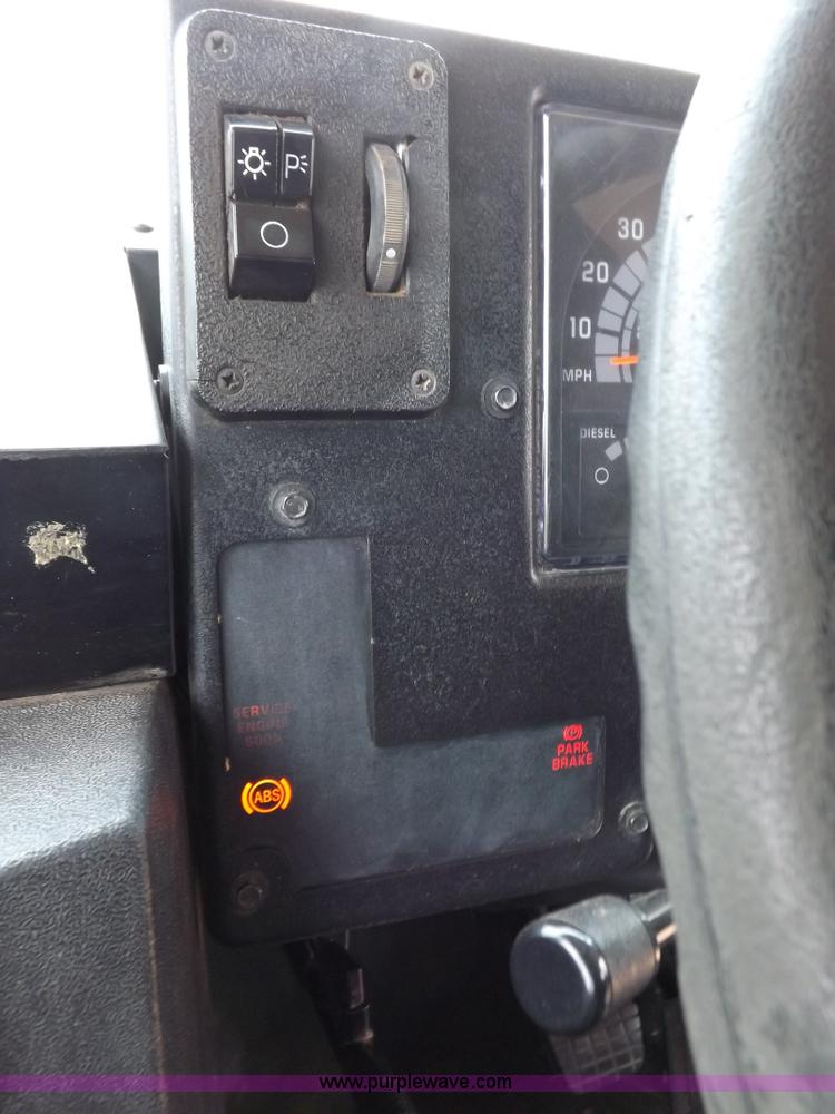 image for item K3116 2001 Chevrolet B7 Blue Bird bus