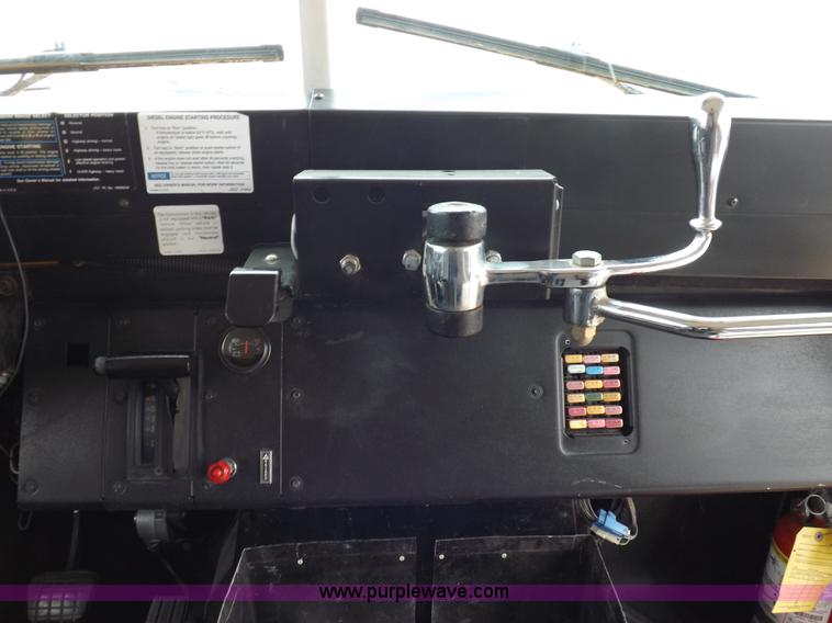 image for item K3116 2001 Chevrolet B7 Blue Bird bus