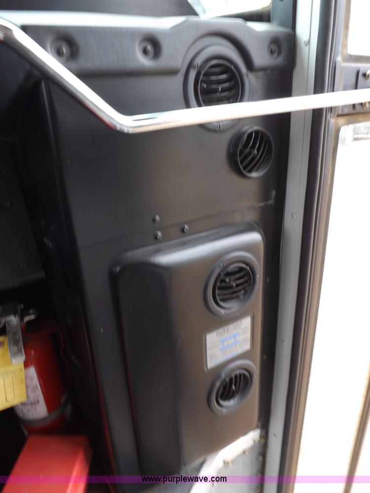 image for item K3116 2001 Chevrolet B7 Blue Bird bus