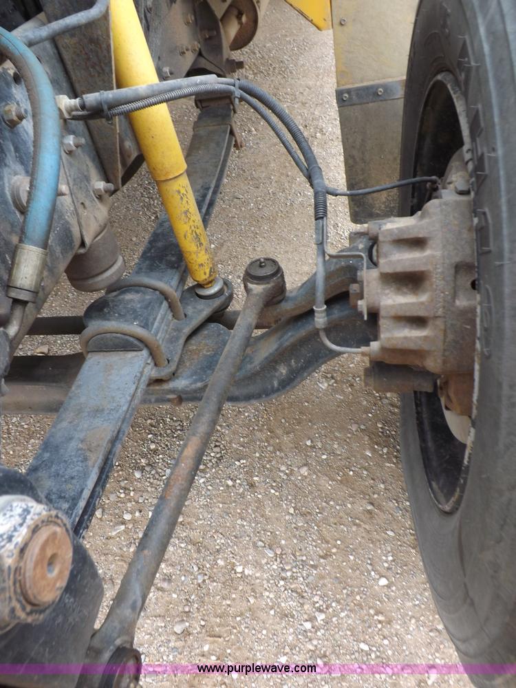 image for item K3116 2001 Chevrolet B7 Blue Bird bus