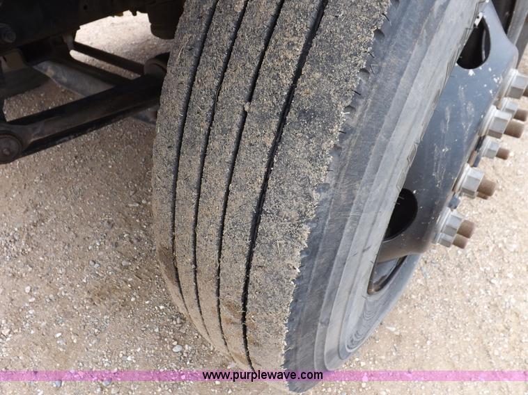 image for item K3116 2001 Chevrolet B7 Blue Bird bus