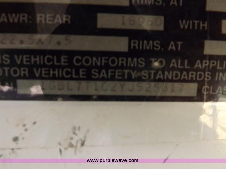 image for item K3116 2001 Chevrolet B7 Blue Bird bus