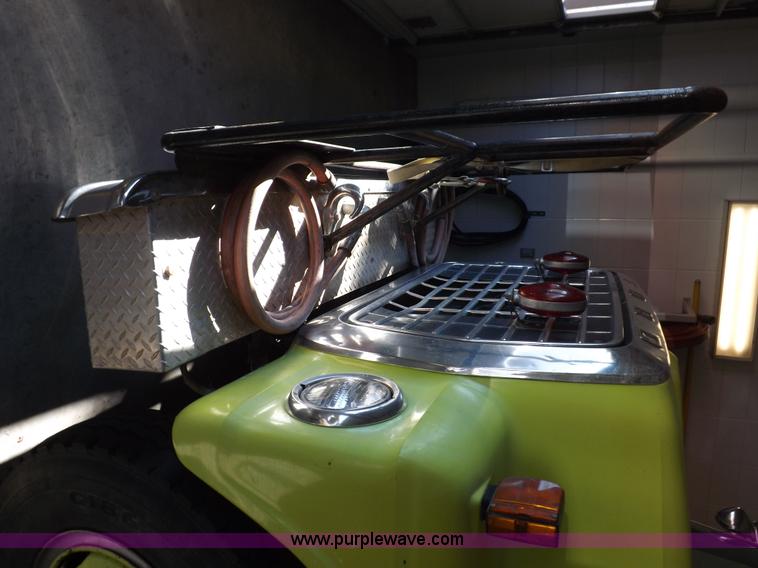 image for item K3133 1980 Ford 700 fire truck