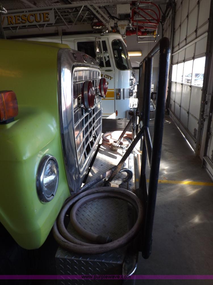 image for item K3133 1980 Ford 700 fire truck