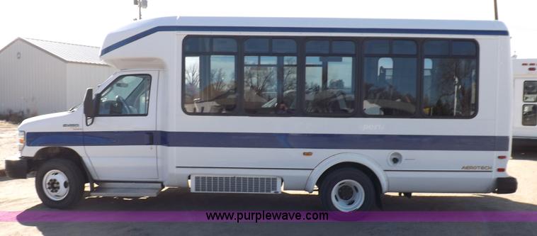 image for item K3149 2008 Ford E450 Super Duty van