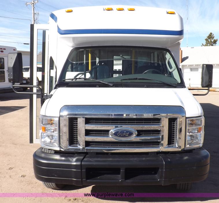 image for item K3149 2008 Ford E450 Super Duty van