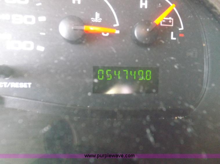 image for item K3149 2008 Ford E450 Super Duty van