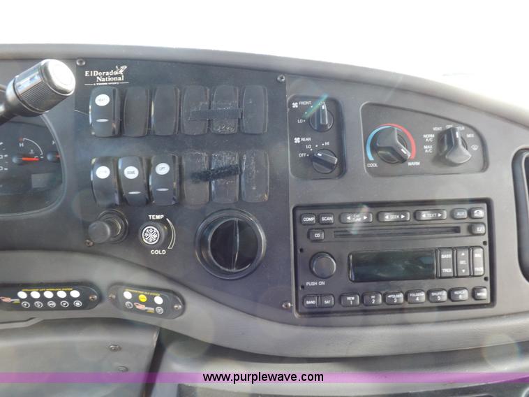 image for item K3149 2008 Ford E450 Super Duty van