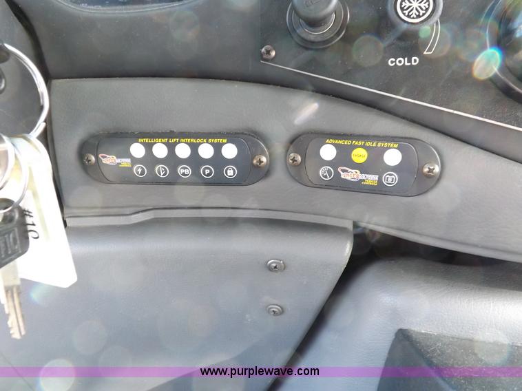 image for item K3149 2008 Ford E450 Super Duty van