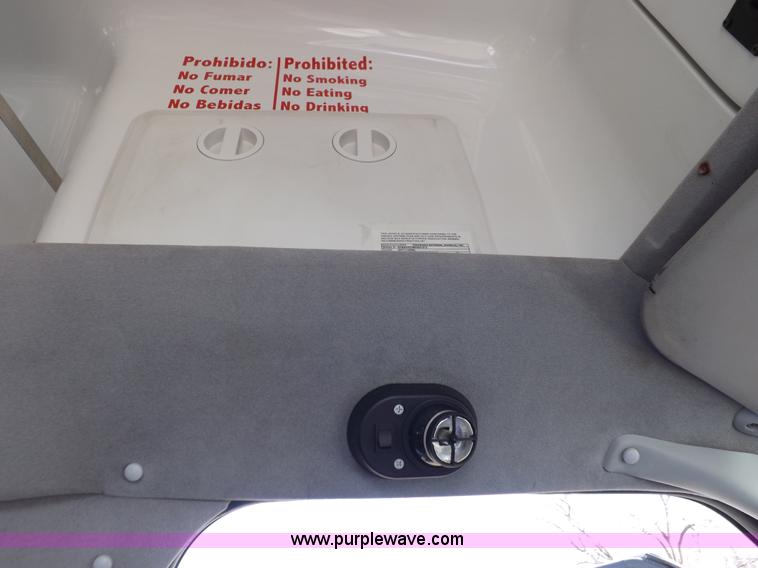 image for item K3149 2008 Ford E450 Super Duty van