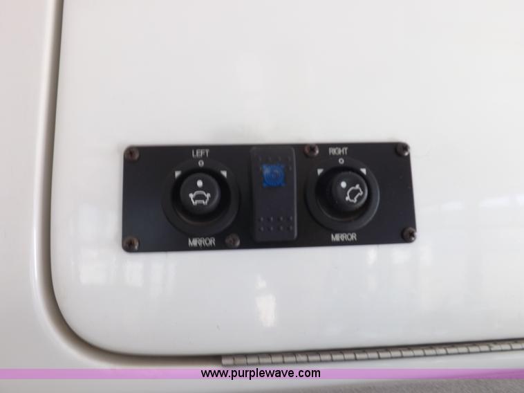 image for item K3149 2008 Ford E450 Super Duty van