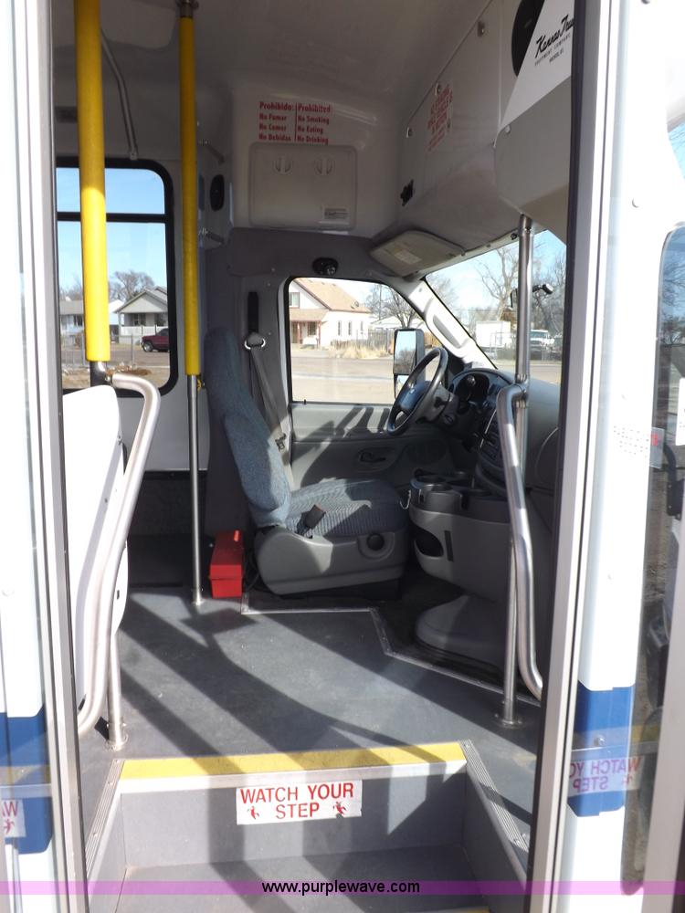 image for item K3149 2008 Ford E450 Super Duty van