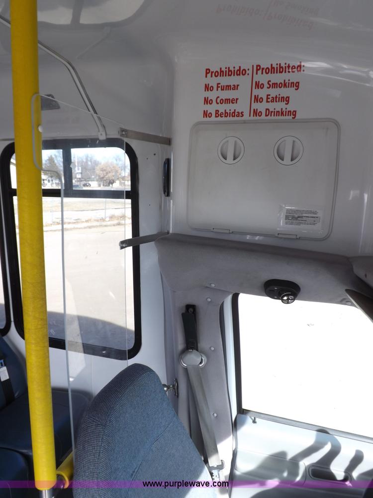 image for item K3149 2008 Ford E450 Super Duty van