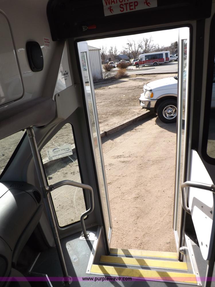 image for item K3149 2008 Ford E450 Super Duty van