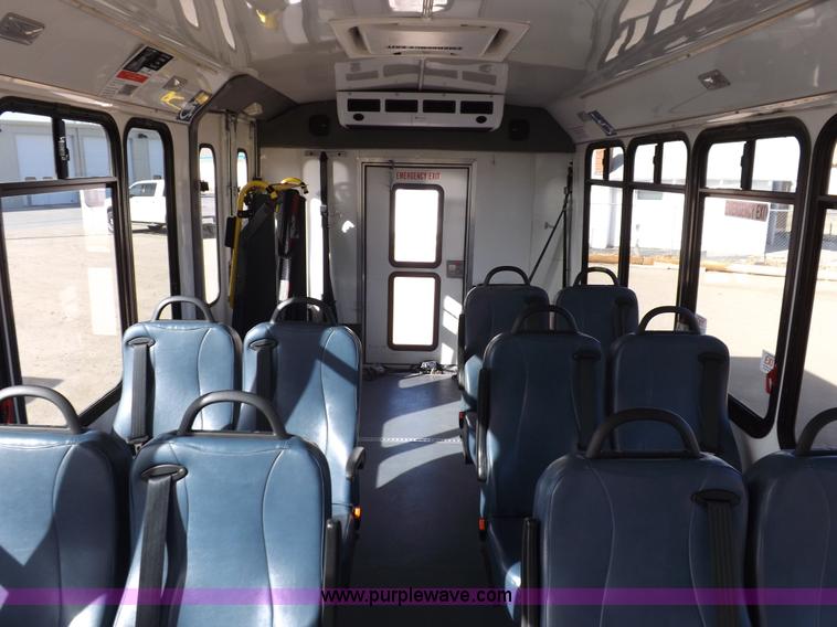 image for item K3149 2008 Ford E450 Super Duty van