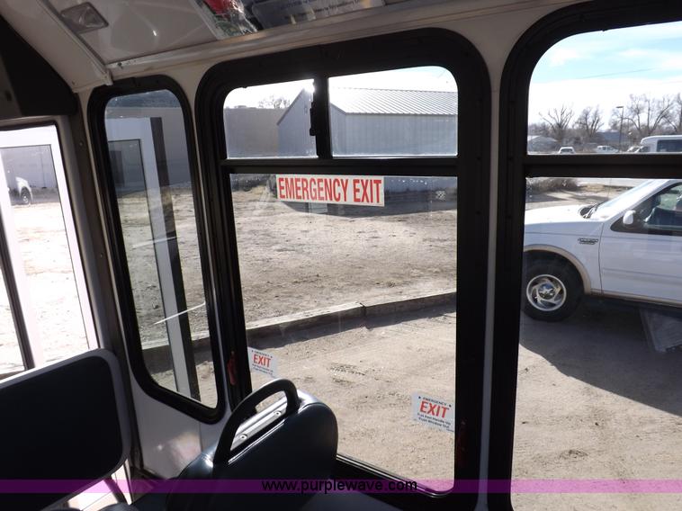 image for item K3149 2008 Ford E450 Super Duty van