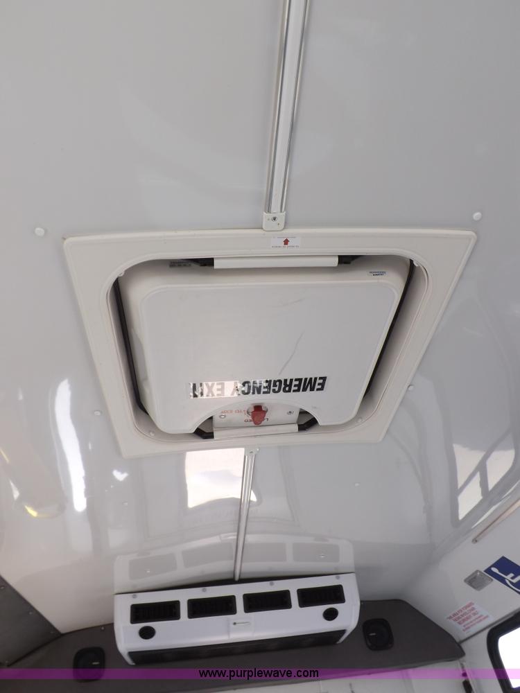 image for item K3149 2008 Ford E450 Super Duty van