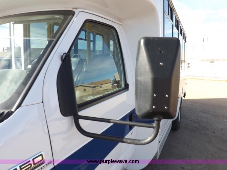 image for item K3149 2008 Ford E450 Super Duty van