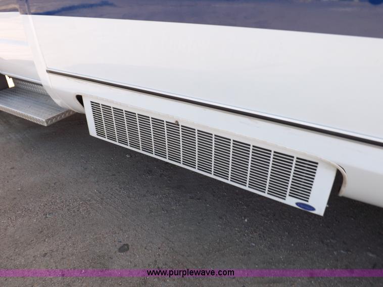 image for item K3149 2008 Ford E450 Super Duty van