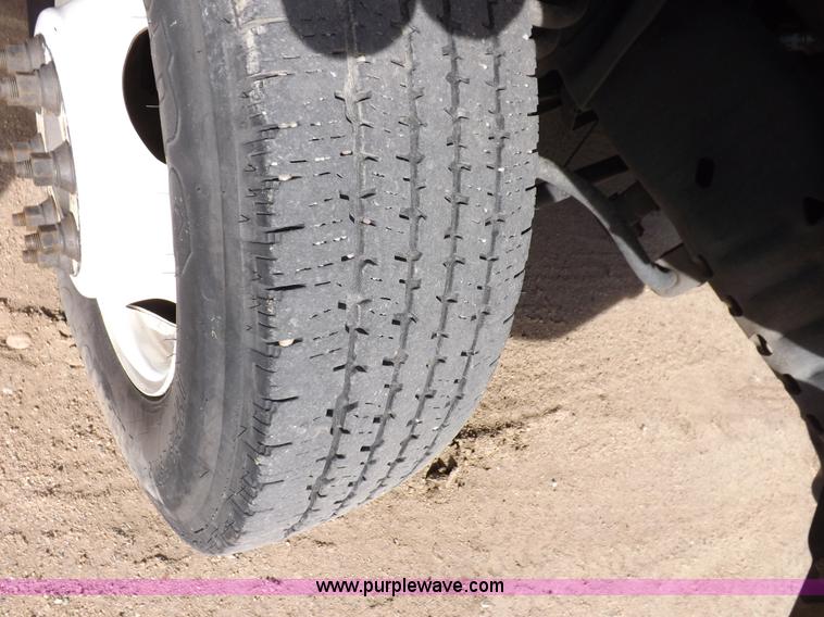 image for item K3149 2008 Ford E450 Super Duty van