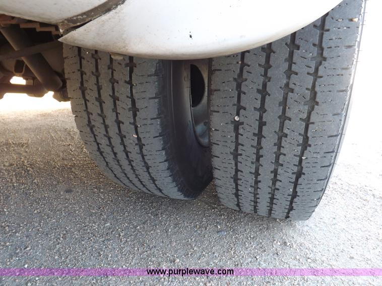 image for item K3149 2008 Ford E450 Super Duty van