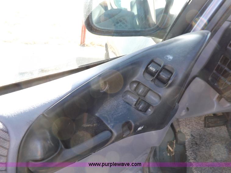 image for item K3150 1996 Dodge Grand Caravan LE