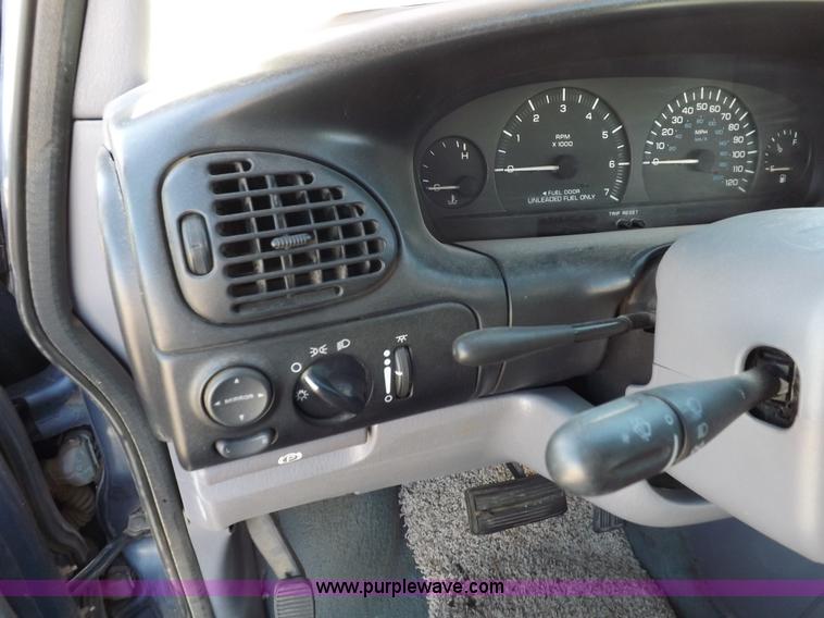 image for item K3150 1996 Dodge Grand Caravan LE