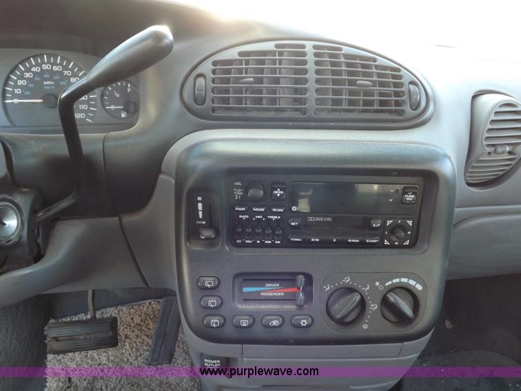 image for item K3150 1996 Dodge Grand Caravan LE