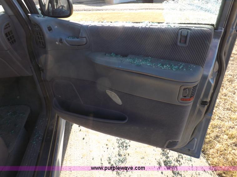 image for item K3150 1996 Dodge Grand Caravan LE