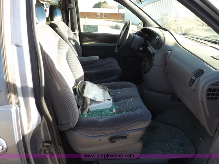 image for item K3150 1996 Dodge Grand Caravan LE