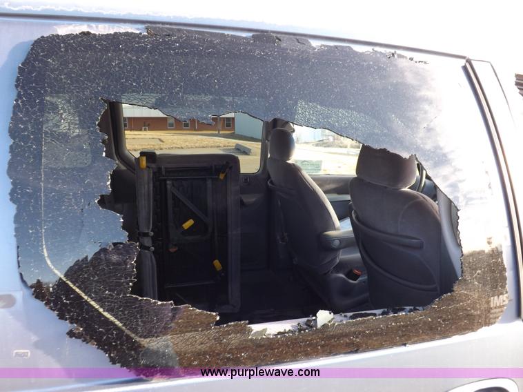 image for item K3150 1996 Dodge Grand Caravan LE