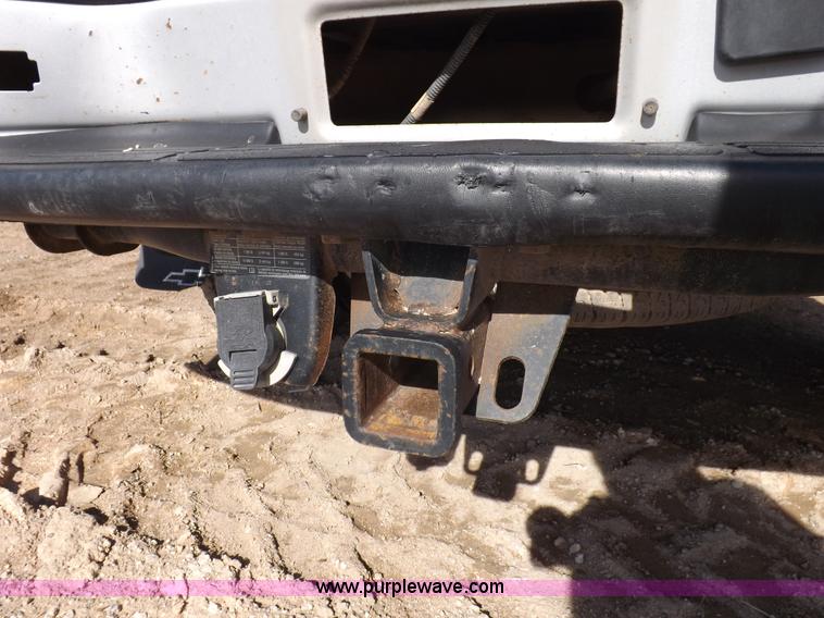 image for item K3164 2004 Chevrolet Silverado 2500HD pickup truck