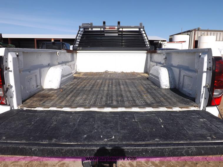 image for item K3164 2004 Chevrolet Silverado 2500HD pickup truck