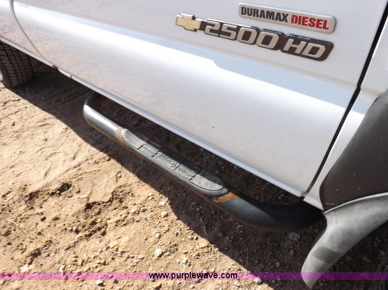 image for item K3164 2004 Chevrolet Silverado 2500HD pickup truck
