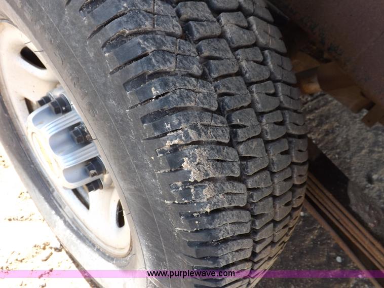 image for item K3164 2004 Chevrolet Silverado 2500HD pickup truck