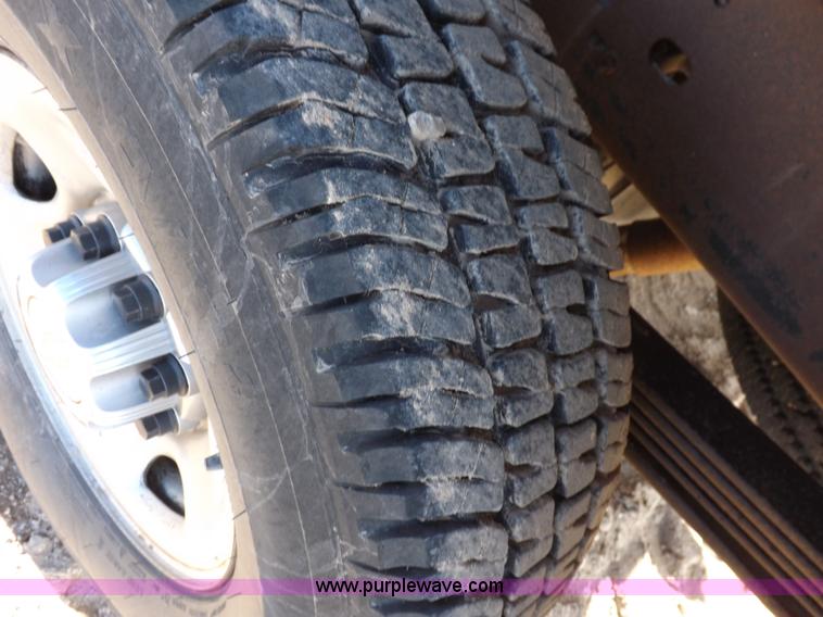 image for item K3164 2004 Chevrolet Silverado 2500HD pickup truck