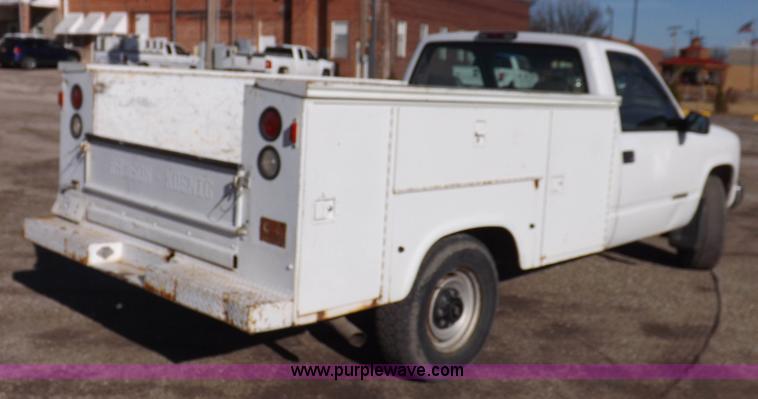 image for item K3172 1996 Chevrolet Cheyenne 2500 utility truck