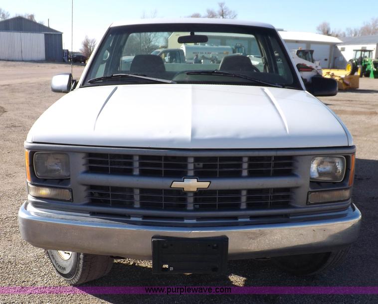 image for item K3172 1996 Chevrolet Cheyenne 2500 utility truck