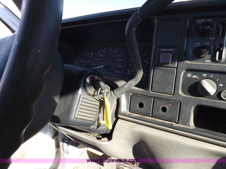 image for item K3172 1996 Chevrolet Cheyenne 2500 utility truck