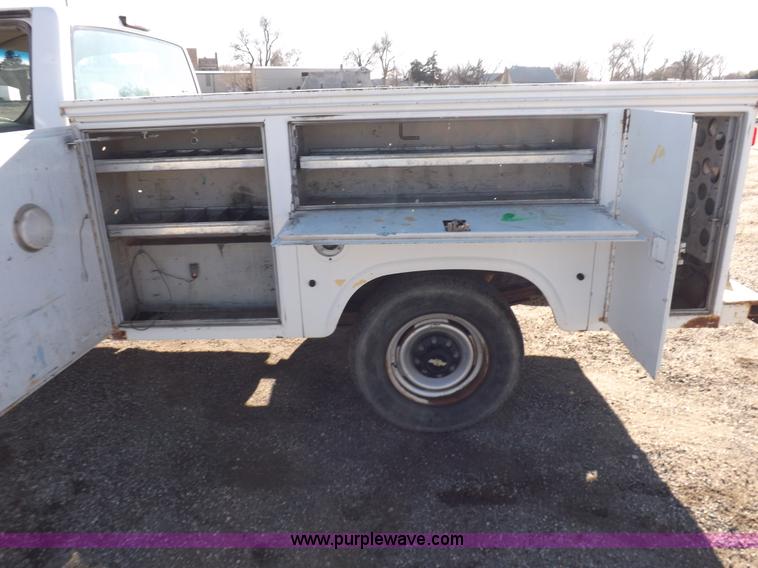 image for item K3172 1996 Chevrolet Cheyenne 2500 utility truck