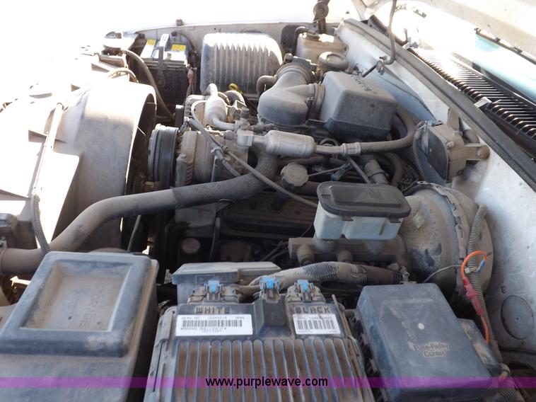 image for item K3172 1996 Chevrolet Cheyenne 2500 utility truck