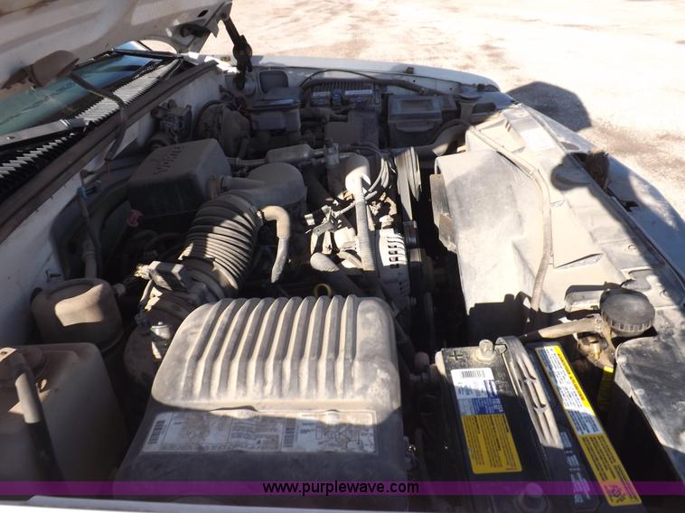 image for item K3172 1996 Chevrolet Cheyenne 2500 utility truck