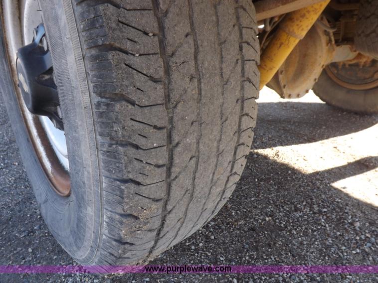 image for item K3172 1996 Chevrolet Cheyenne 2500 utility truck