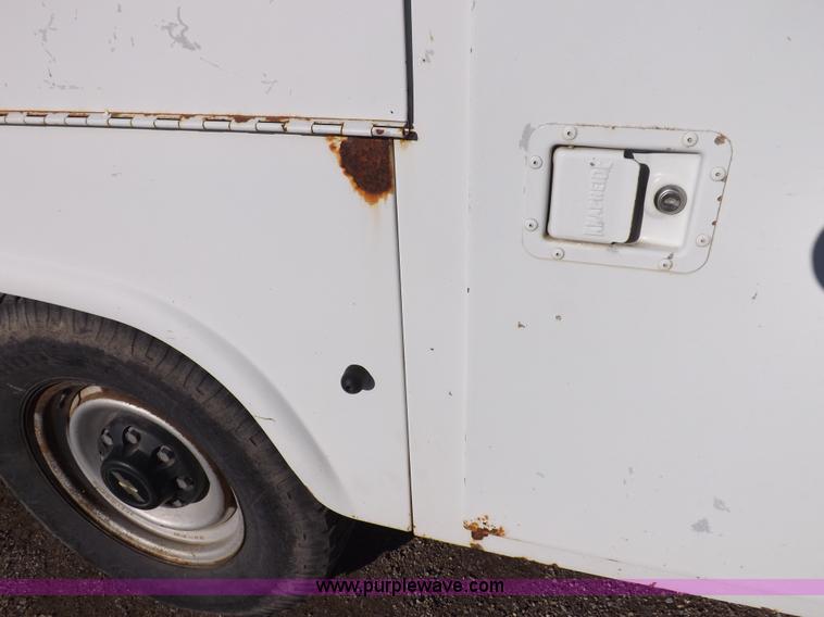 image for item K3172 1996 Chevrolet Cheyenne 2500 utility truck