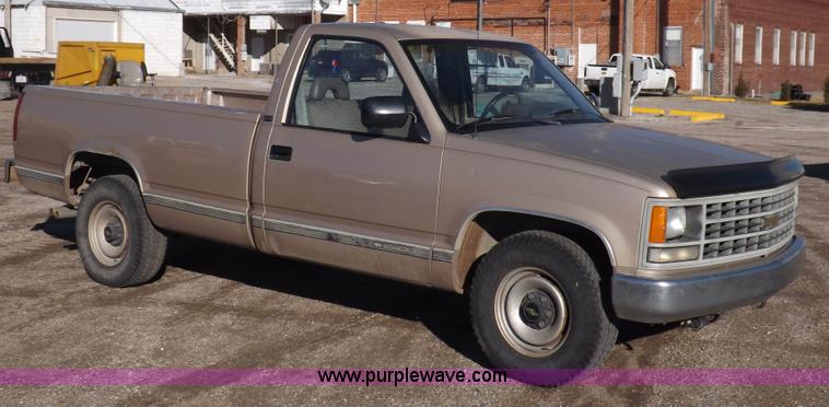 image for item K3173 1992 Chevrolet Cheyenne 2500 pickup truck