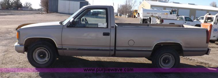 image for item K3173 1992 Chevrolet Cheyenne 2500 pickup truck