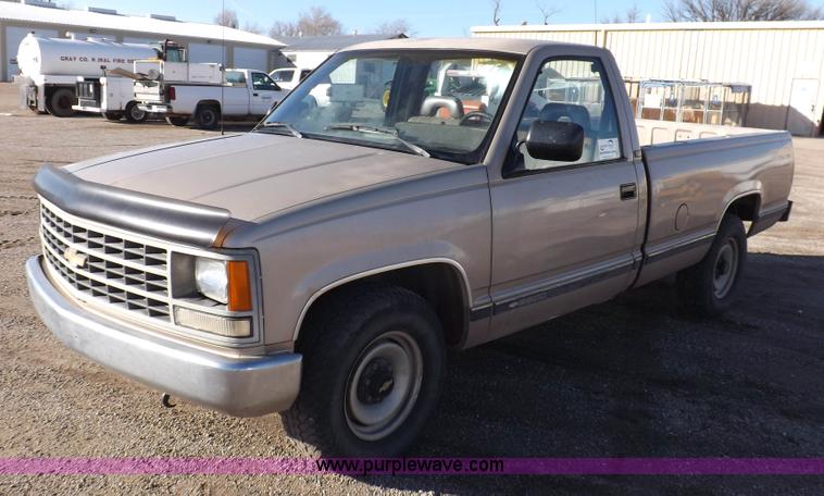 image for item K3173 1992 Chevrolet Cheyenne 2500 pickup truck