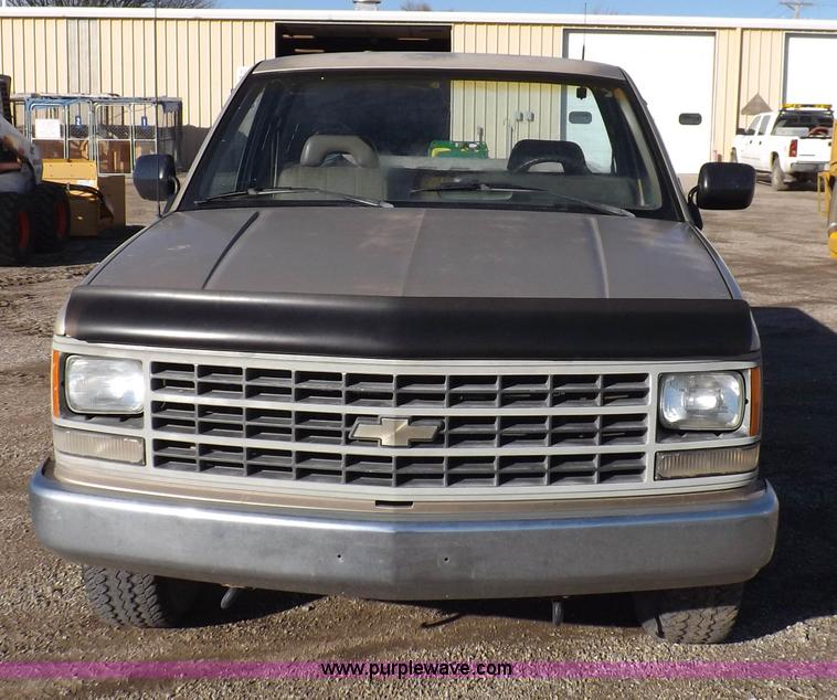 image for item K3173 1992 Chevrolet Cheyenne 2500 pickup truck