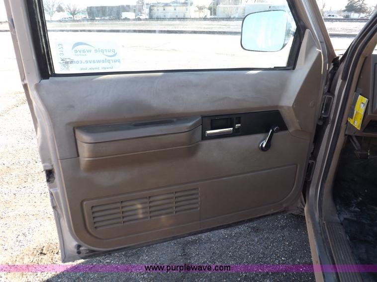 image for item K3173 1992 Chevrolet Cheyenne 2500 pickup truck