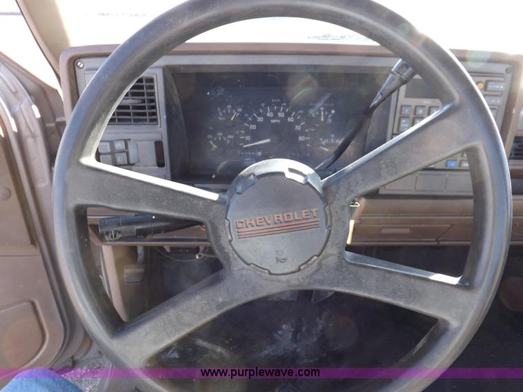 image for item K3173 1992 Chevrolet Cheyenne 2500 pickup truck